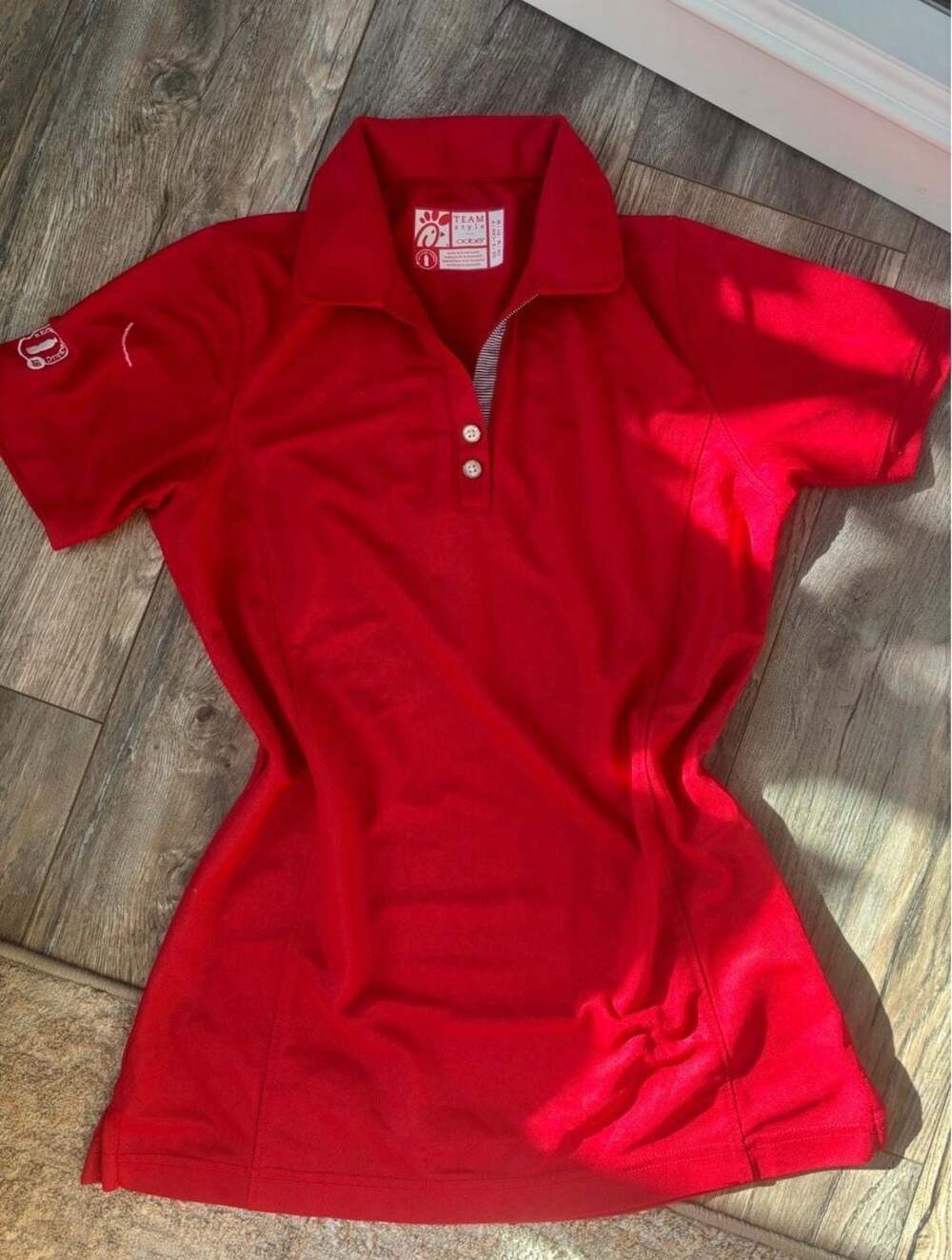 Chick-fil-A Team Style OOBE Red Employee Uniform Polo Shirt Size Small